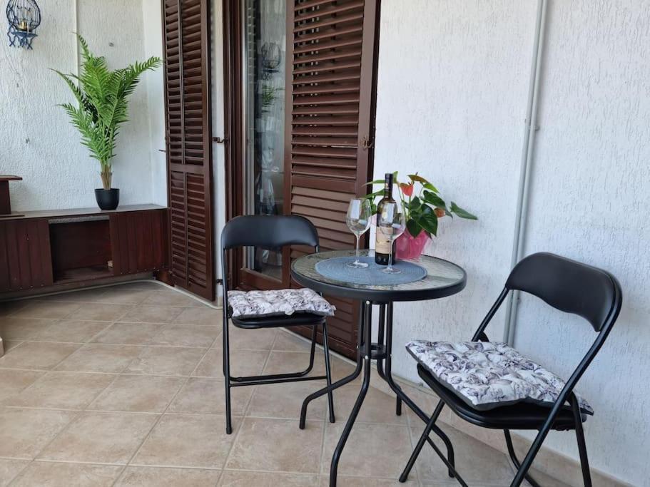 Apartment Neva ,prostrani Stan U Blizini Mora