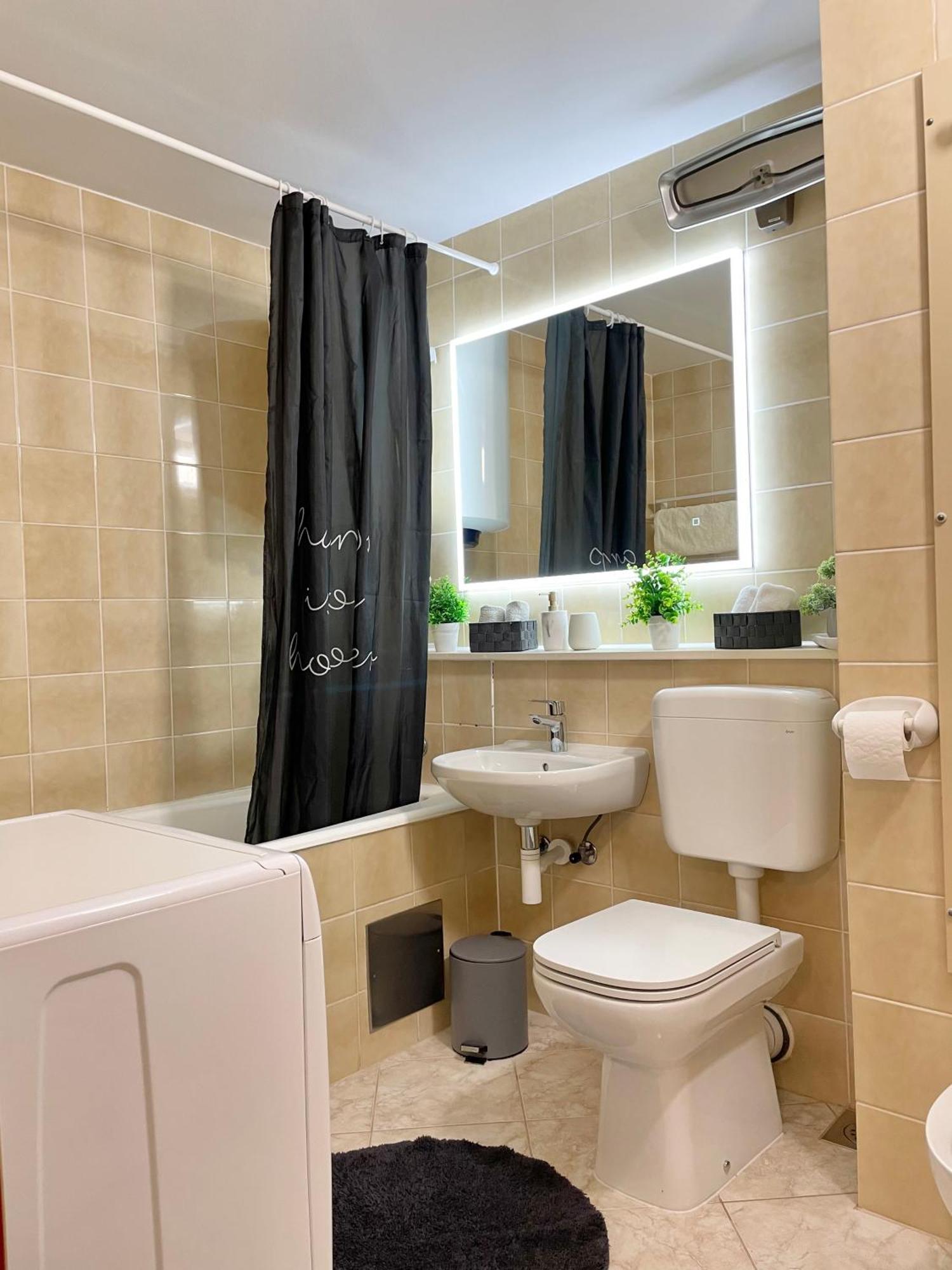 Apartment Neva ,prostrani Stan U Blizini Mora Pula