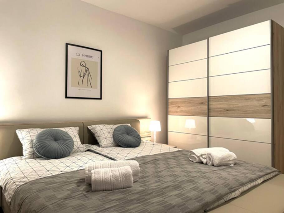 Neva ,prostrani Stan U Blizini Mora Apartman Pula